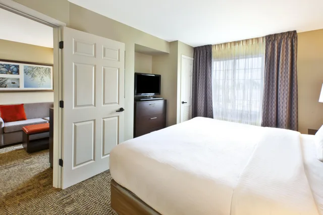 استوديو بسرير كوين، Staybridge Suites Cleveland Mayfield Heights Beachwood 1/3