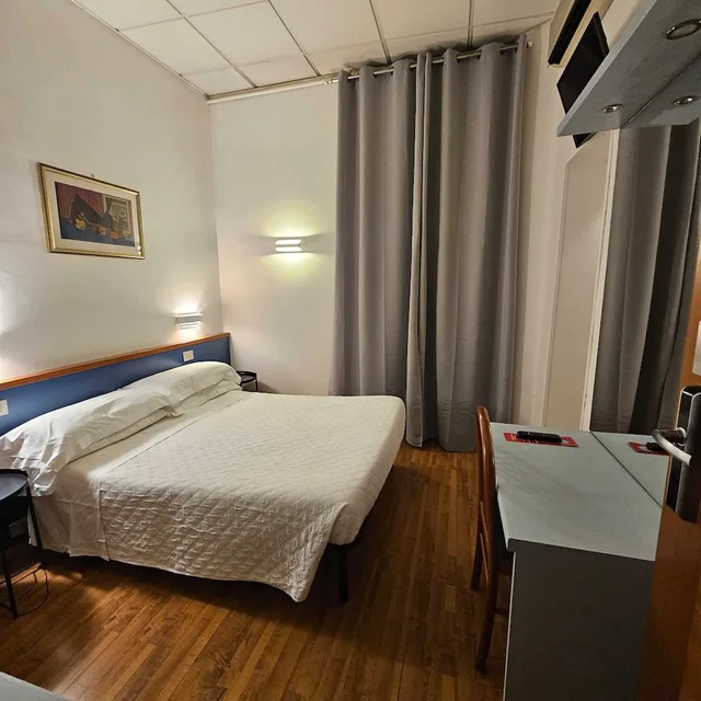 غرفة قياسية بسرير مزدوج أو سريرين منفصلين، Hotel Julia 9/10