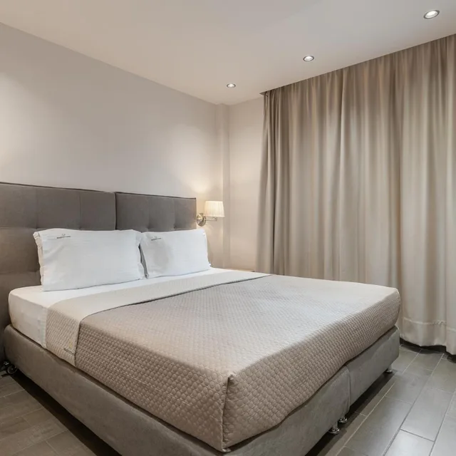 Family Suite, Piraeus City Hotel 1/6