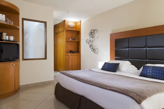 بنتهاوس بثلاثة أسرّة وسريرين كوين بشرفة بـ5 غرف نوم، Neho Suites Cannes Croisette 2/3