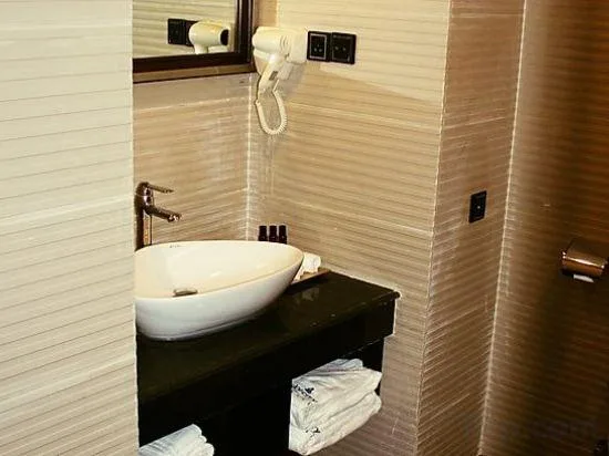 Super Deluxe Twin، Sky City Hotel Dhaka 1/1