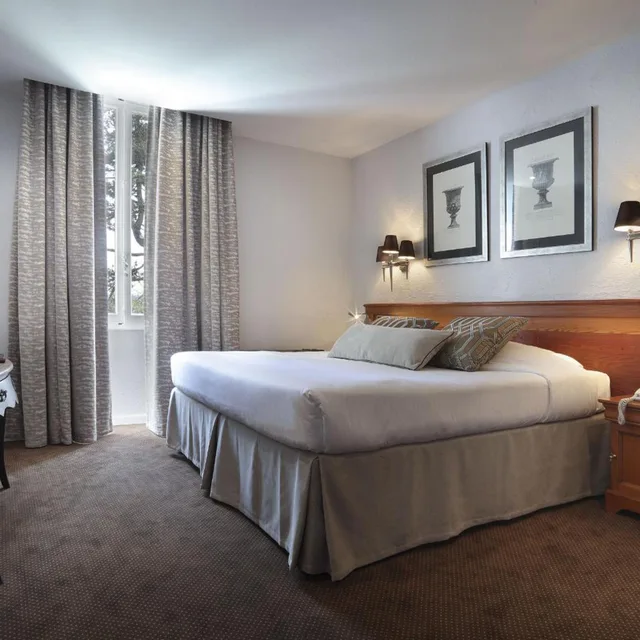 Charming, Double Bed، Chateau des Comtes de Challes 9/10
