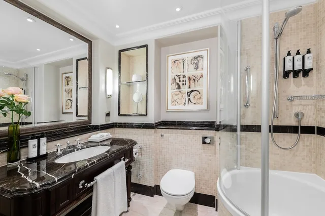 غرفة كلاسيكية بسرير كوين، The Langham London 4/4