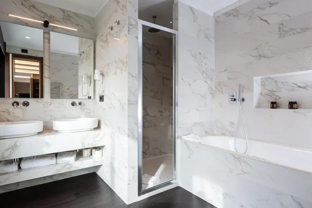 جناح بسرير كوين مع أريكة، Hotel Trevi Collection 5/8