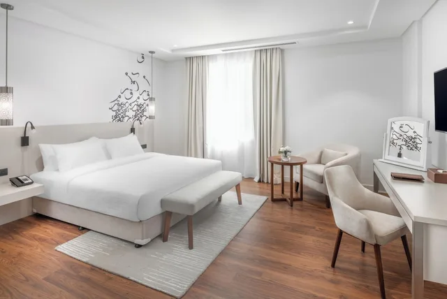 جناح جونيور بسرير كينج، فندق قمر جدة(Landmark Hotel & Suites (formerly Al Qamar Hotel)) 1/2
