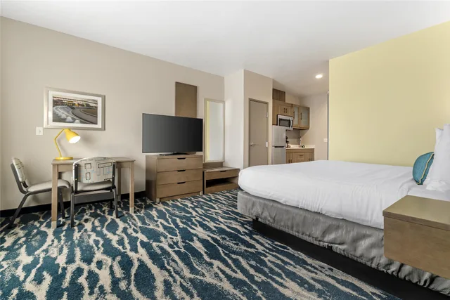 Room, King Bed, Bay View, Kitchenette، Executive Residency By Best Western Corpus Christi 6/8