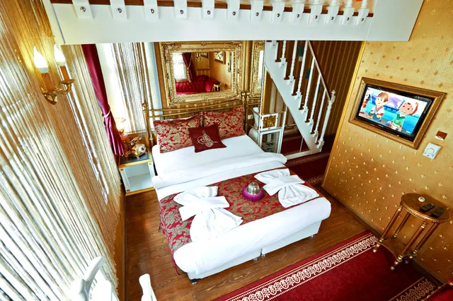 غرفة ثلاثية بسرير مزدوج وسرير فردي، Sultan Tughra Hotel 1/2