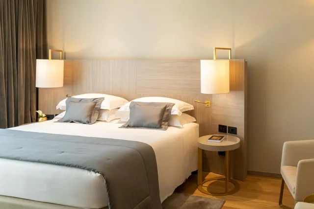 2 Bedrooms, Deluxe, Apartment, King Bed, Duomo View, Terrace، Rosa Grand Milano Starhotels Collezione 1/2