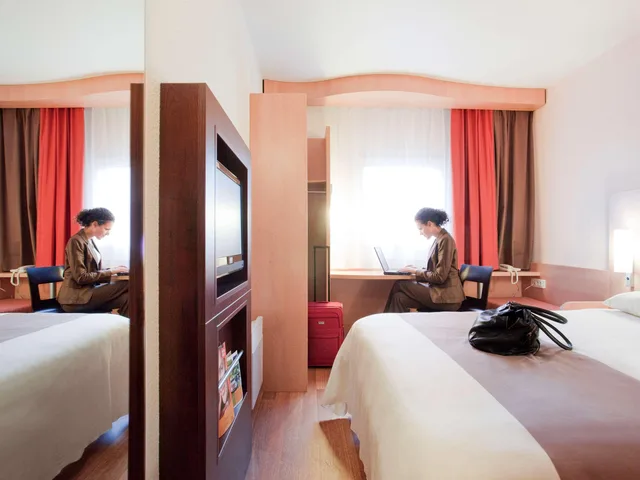 Room, 2 Double Beds, Ibis Kaunas Centre 10/10
