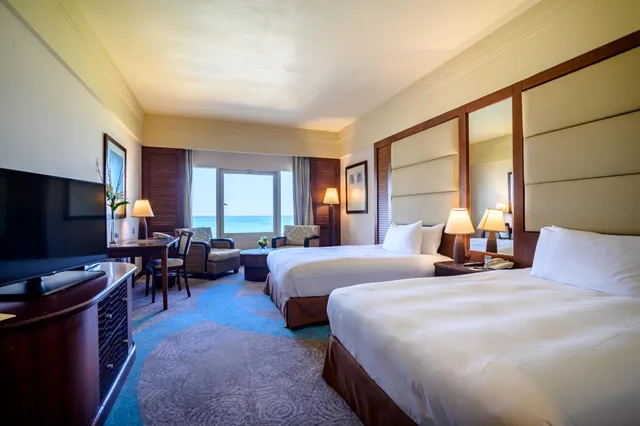 غرفة ديلوكس بسريرين منفصلين بإطلالة على البحر، Danat Jebel Dhanna Resort 2/7