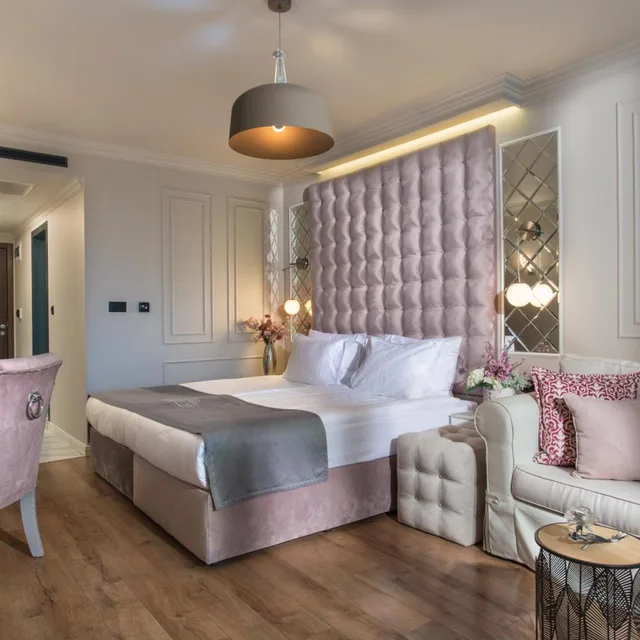 Deluxe, King Bed, Lateral Side Sea View, Balcony، Casa di Fiore SPA and Medical Hotel 5/8