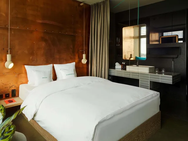 Medium Urban, Twin Beds, Queen Bed, 25hours Hotel Bikini Berlin 1/4
