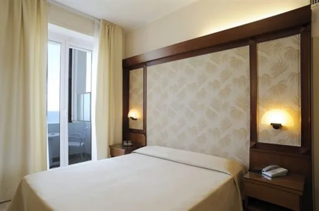 Deluxe, Twin Beds, Sea View, Two Story, Balcony، Grand Hotel Mediterranee 6/6