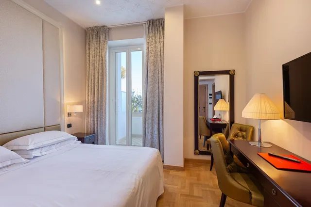 Deluxe, Twin Beds, Sea View, Two Story, Balcony، Grand Hotel Mediterranee 4/6
