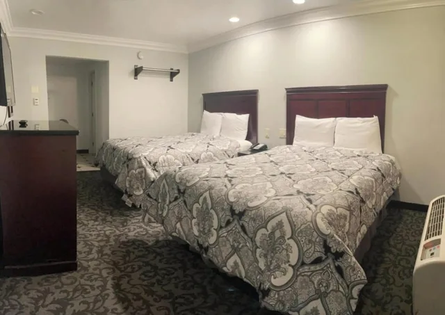 غرفة بسريرين كوين لغير المدخنين، Capital City Inn Sacramento Convention Center CA 3/4