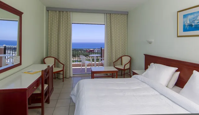غرفة بسريرين منفصلين بإطلالة على البحر مع أريكة، Mare Village Ierapetra 7/10