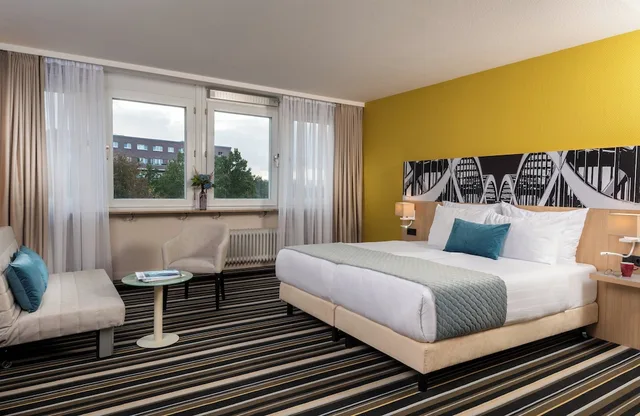 غرفة كومفورت ثلاثية بسريرين منفصلين، Leonardo Hotel Hamburg Elbbruken Ex Gresham Carat Hotel 1/10