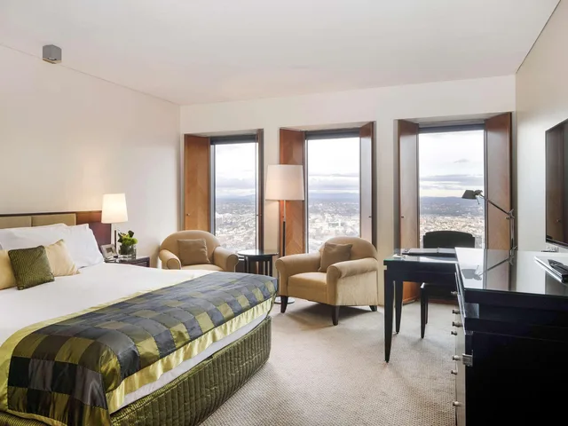 غرفة فاخرة بسرير كينج بإطلالة على المدينة، Sofitel Melbourne On Collins 1/3