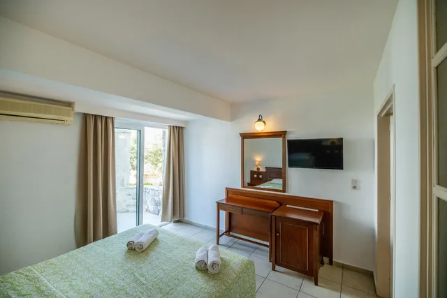 غرفة عائلية، Semiramis Village 1/1