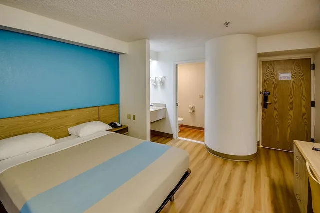 غرفة قياسية بسرير كينج، Motel6 Katy, TX - Houston 3/6