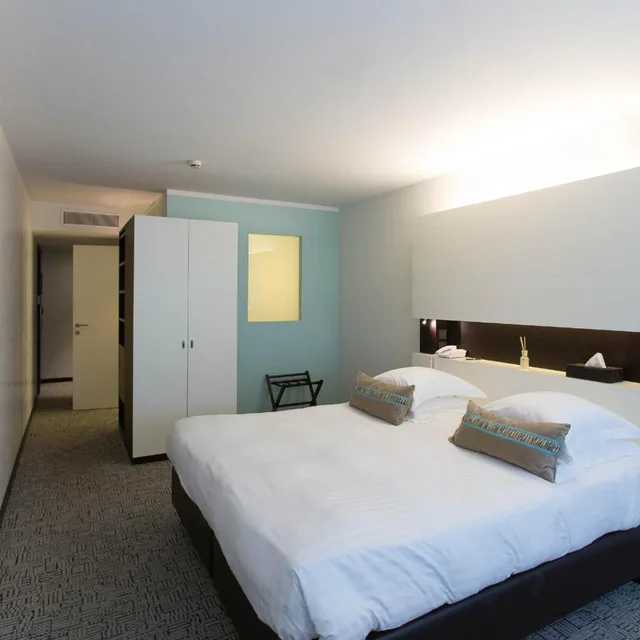 Superior, Double or Twin Bed, Street View، Royal Antibes - Luxury Hotel, Residence, Beach & SPA 2/7