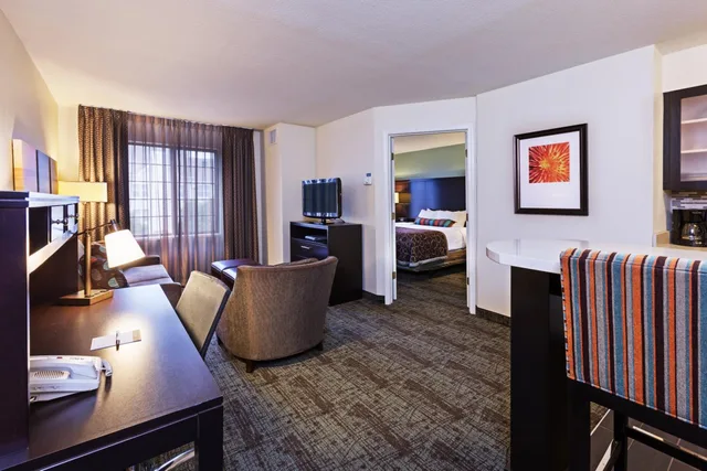 جناح بسرير كوين بغرفة نوم واحدة، Staybridge Suites Tulsa-Woodland Hills 1/1
