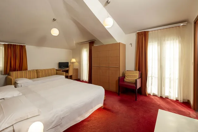 غرفة سوبيريور رباعية بسرير كوين، ACCADEMIA RIMINI 1/10