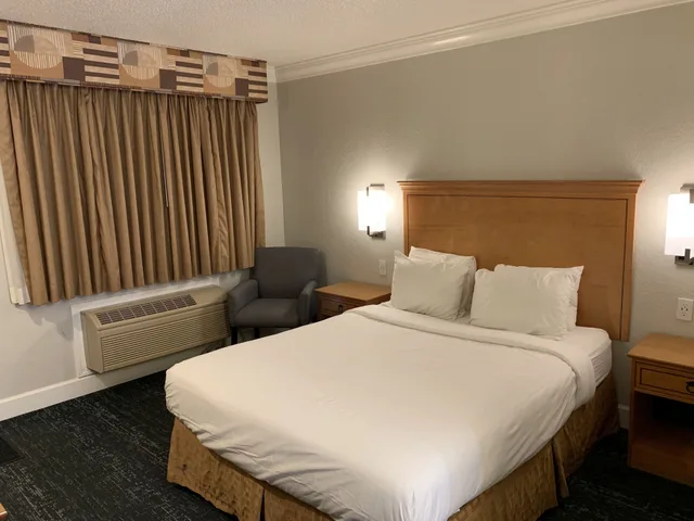 غرفة بسرير كوين، Stargazer Inn And Suites 3/10