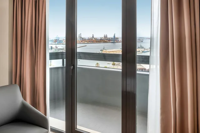 جناح جونيور، Ac Hotel Gran Canaria 4/4