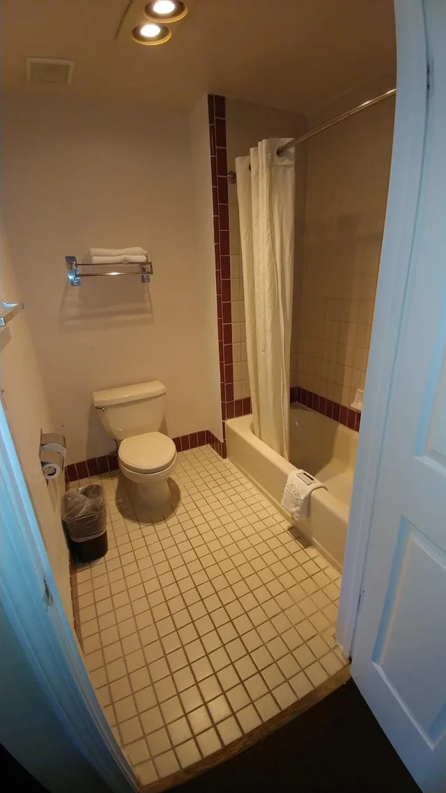 جناح بسرير كينج، Executive Inn And Suites Sacramento 2/8