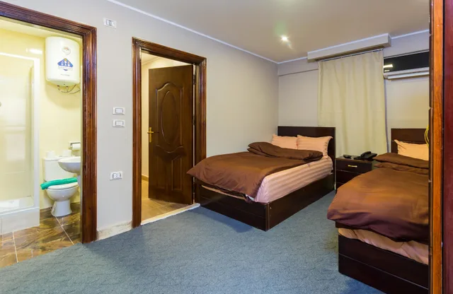 غرفة بانورامية بسريرين منفصلين بشرفة، Pyramids View Inn Bed And Breakfast 7/10