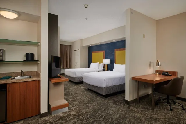 جناح بسريرين مزدوجين مع سرير سحّاب إضافي مع أريكة، SpringHill Suites by Marriott Baton Rouge North/Airport 3/7
