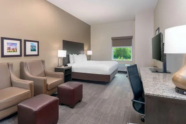 Room, Quadruple, Accessible, Coral Pointe Sarasota, an Ascend Collection Hotel 3/4