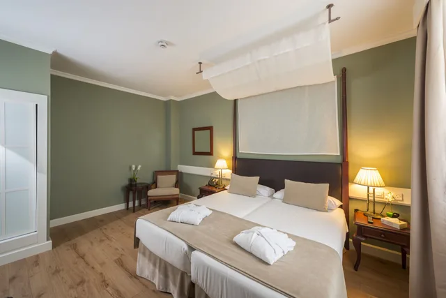 Room, Twin Beds, Sea View, ROCK HOTEL 2/3