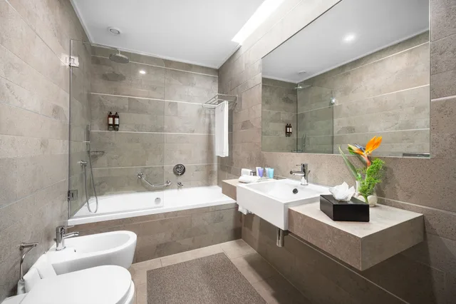 1 Bedroom, Sunrise, Suite, King Bed, Sofa، Wyndham Grand Algarve 5/7