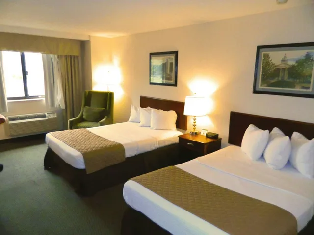 غرفة بسريرين مزدوجين، Capital Plaza Hotel 1/1