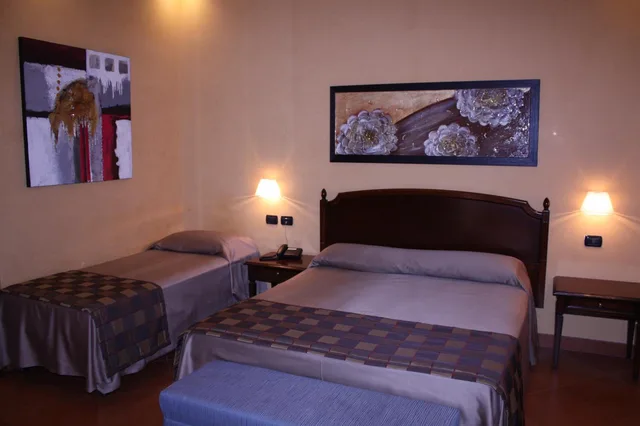 غرفة كلاسيكية ثلاثية، Artemis Hotel 2/8