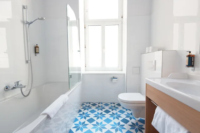 غرفة سوبيريور ثلاثية بسريرين منفصلين مع أريكة، HOTEL DREI KRONEN VIENNA CITY 8/10