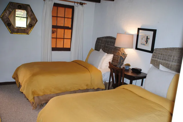 غرفة بسريرين منفصلين، Old Taos Guesthouse Bed and Breakfast 3/4