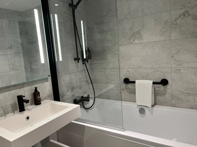 Room, King Bed, Bathtub, Molla Hotel 2/2