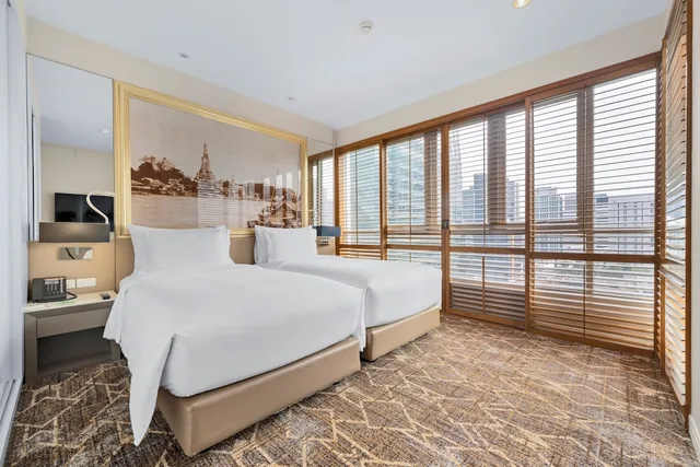 3 Bedrooms, Suite, 2 Double and Twin Beds, Balcony، Grande Centre Point Ploenchit Bangkok 4/10
