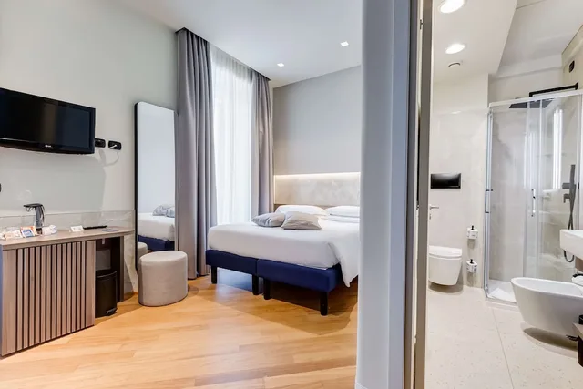 Standard double french bed, Best Western Plus Hotel Plaza 5/10
