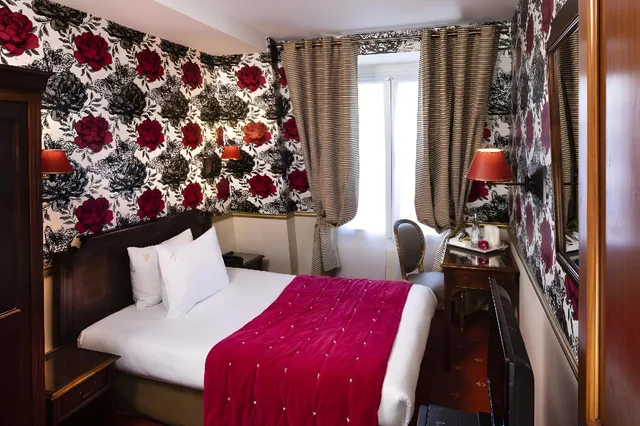 Standard, Single, Double Bed, Hotel Belfast 2/2