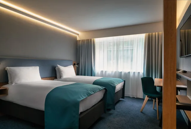 غرفة قياسية بسريرين منفصلين، Holiday Inn Birmingham Airport 1/3