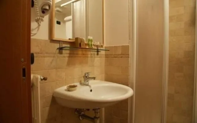 غرفة اقتصادية بسرير مزدوج، Cresta Et Duc 5/5