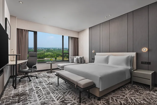 غرفة بريميوم، Crowne Plaza Shanghai Jinshan by IHG 2/2