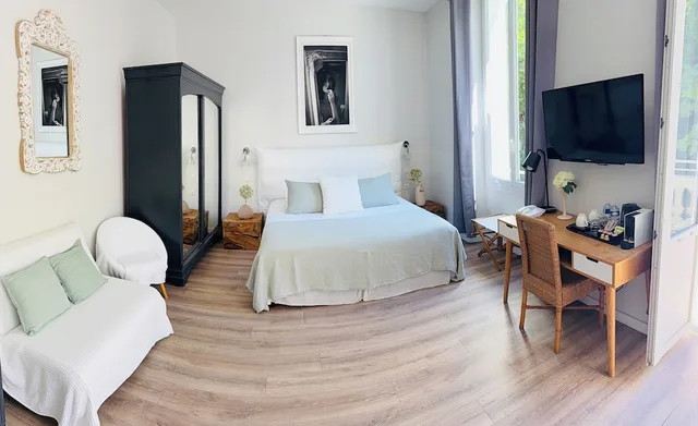 جناح جونيور بسرير كينج، VILLA CLAUDIA(FORMERLY LE VENDOME - VILLA CLAUDIA) 6/10