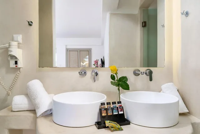 Superior, Double Bed, Indoor Jetted Tub، PAOLAS TOWN 4/4