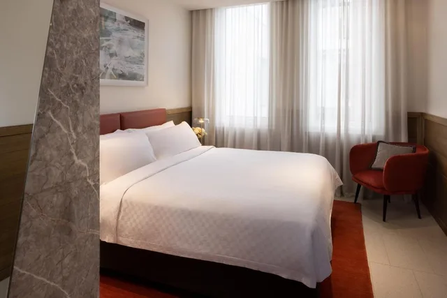 Cozy, Queen Bed, Heritage Wing، Intercontinental Sorrento Mornington Peninsula 2/4