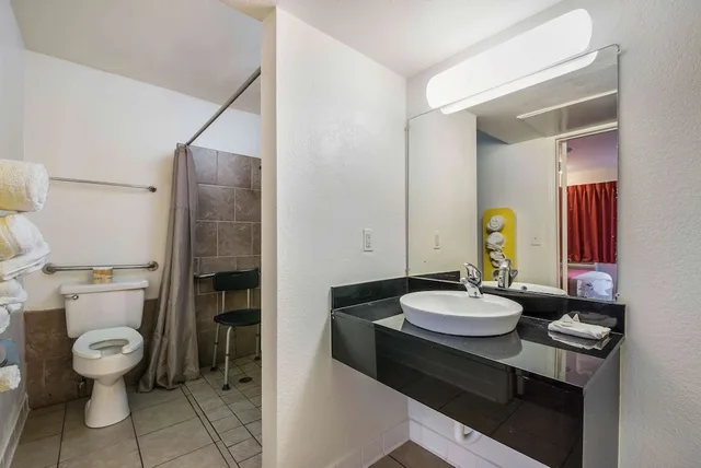 غرفة قياسية بسرير كوين لذوي الإعاقة، Motel6 Bessemer, AL - Birmingham 4/9